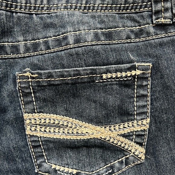 Red Camel Women's Jean Shorts - Indigo EUC 9 - Picture 6 of 7